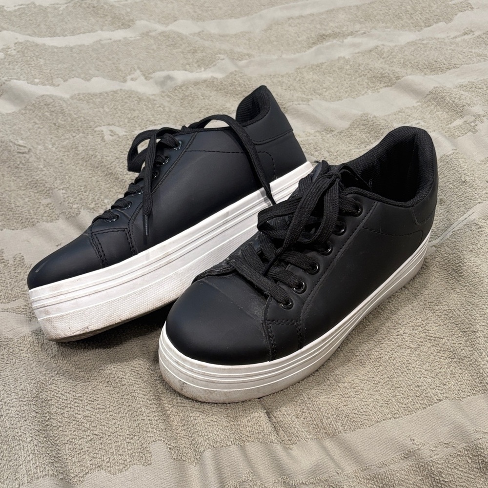 Fashion Nova women’s Black Platform Sneakers